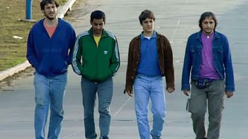 WhatsApp: subió una foto de Okupas a su estado y recibió una respuesta que se volvió viral