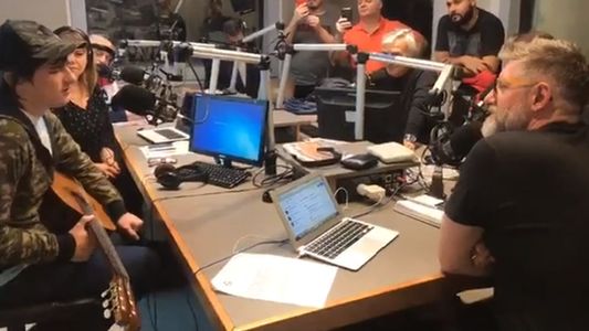 Nahuel Pennisi hizo emocionar a Luis Novaresio y Eduardo Feinmann en el pase de Radio La Red