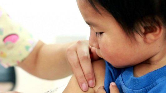 Preocupación por un efecto inesperado de la cuarentena: muchos padres priorizan el aislamiento y no vacunan a sus hijos