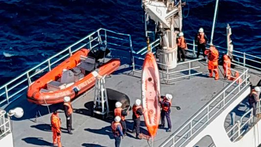 Encontraron el kayak de los pescadores desaparecidos en Pinamar: los detalles del operativo