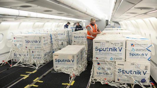 Llegaron de Rusia 500 mil vacunas Sputnik V