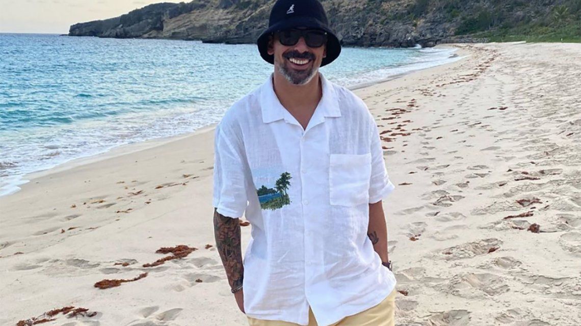 Lavezzi, el ex jugador en la playa