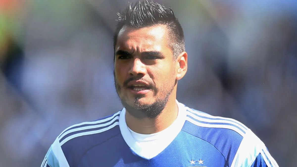 Sergio Romero define su futuro. ¿Firma con Boca?