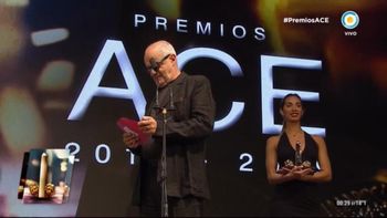 Insólito blooper en los Premios ACE al anunciarse el ganador del Oro