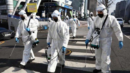 Coronavirus: la OMS incluye dos nuevos síntomas