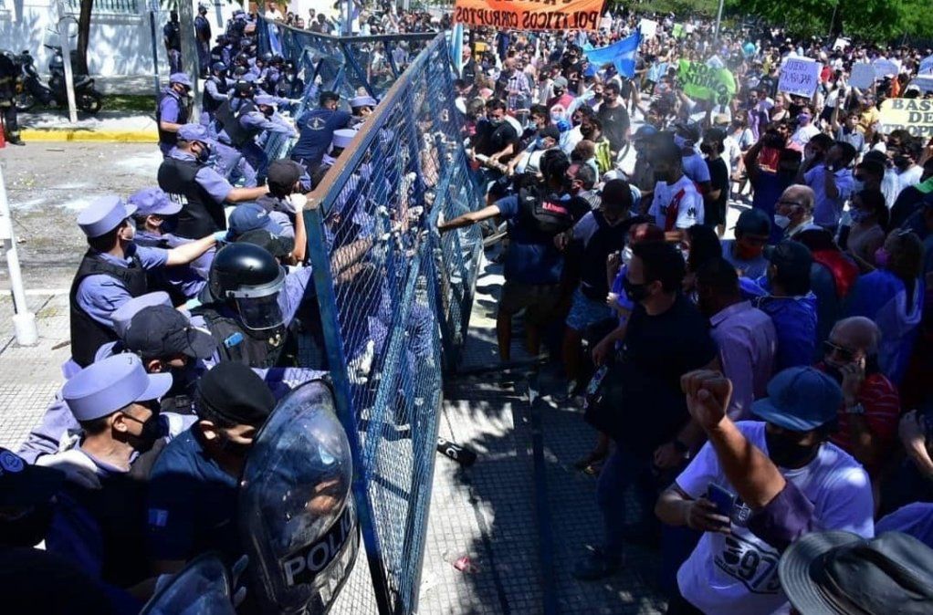 Negri volvió a arremeter contra el gobernador formoseño Gildo Insfrán y contra el gobierno nacional. (Foto: Télam)