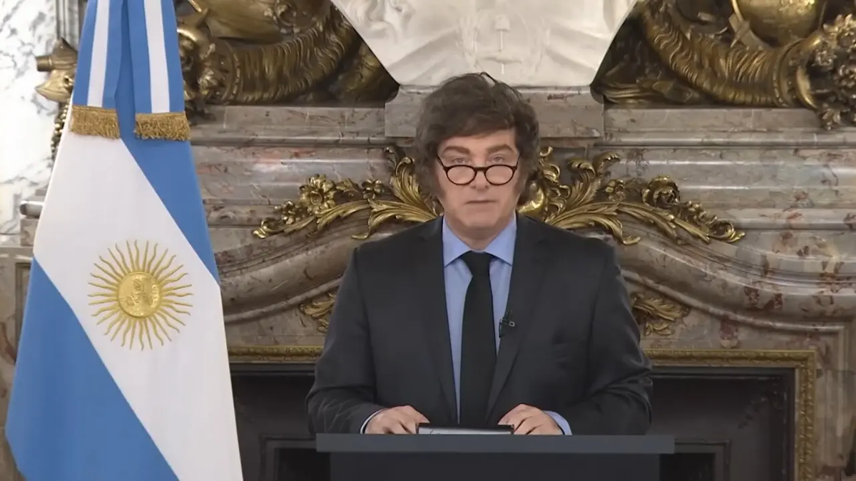 Milei sorprendió a los jubilados con un anuncio de tres extras