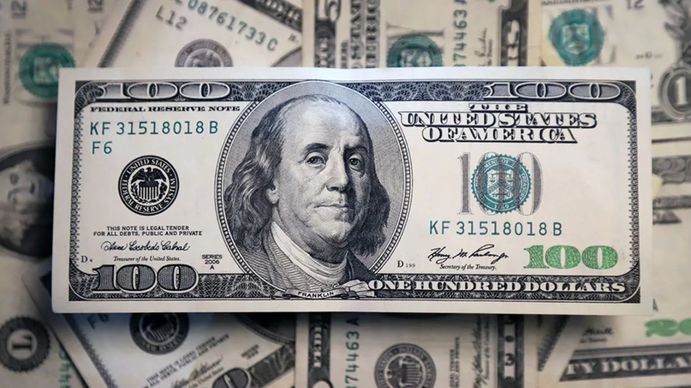 El dólar mayorista perforó los $1.400 mientras el minorista llegó a su mínimo en los últimos 30 días