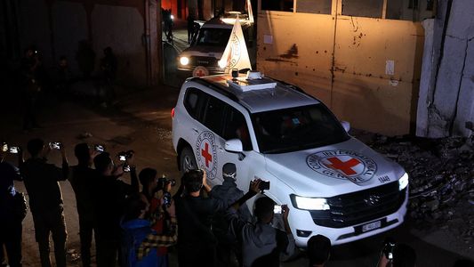 Israel identificó a tres de los cuatro cuerpos entregados por Hamas: el misterio del cuarto