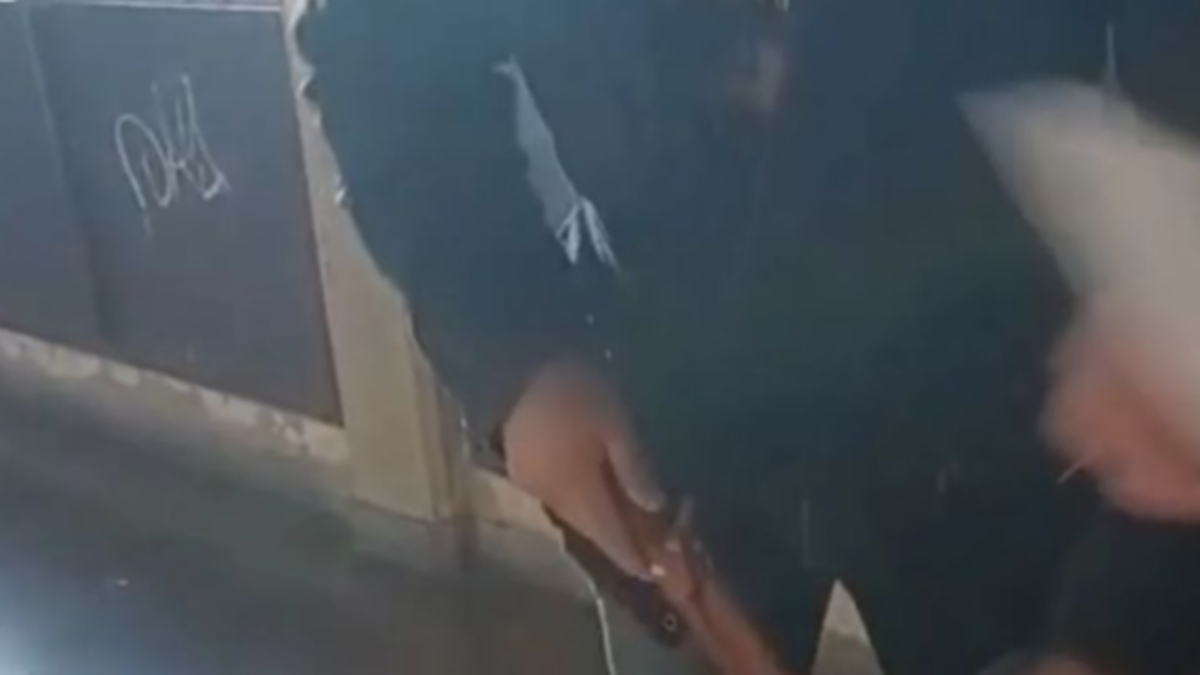 Un fiscal de La Libertad Avanza intentó abrir la urna con un cuchillo. 