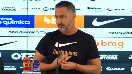 Brasil: la pregunta machista que descolocó e hizo estallar al DT de Corinthians