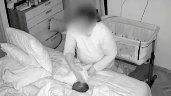 Detuvieron a la niñera que golpeó y asfixió a un bebé: los escalofriantes detalles de la denuncia