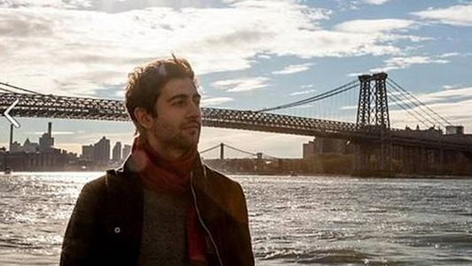 Actuó un suicidio en una obra de teatro, pero se ahorcó de verdad