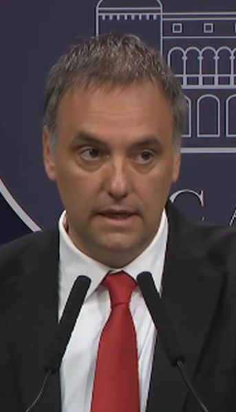 Manuel Adorni renunció a su cargo como jefe de Gabinete en medio de la investigación judicial
