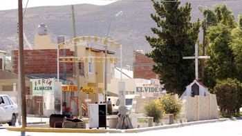 Inusual robo en Comodoro Rivadavia: la asaltaron a punta de pistola, se puso a llorar y el delincuente la contuvo con un abrazo
