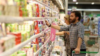 En octubre las ventas en los supermercados cayeron un 1,3% interanual y acumulan 16 meses consecutivos en caída