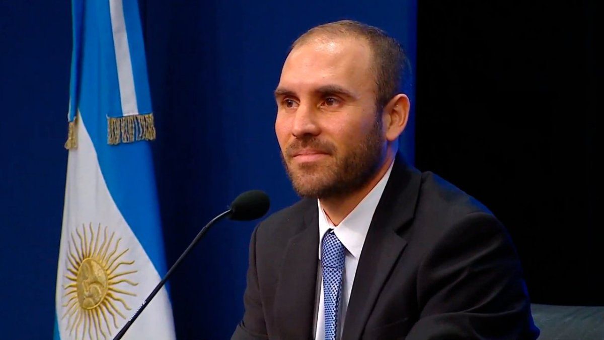 Sin Guzmán, funcionarios de Economía irán al Congreso para explicar el proyecto de reestructuración de la deuda