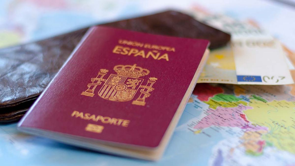 Emigrar: la lista de los APELLIDOS que te aseguran la CIUDADANÍA ESPAÑOLA