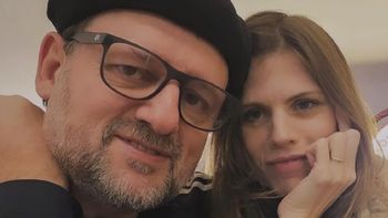 La furia de Christophe Krywonis por una fuerte crítica a él y a su novia: Envidioso