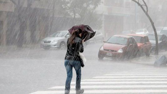 Alerta naranja por fuertes tormentas para la Ciudad, el GBA y provincias: hasta cuándo seguirá la lluvia