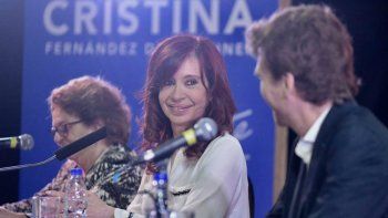Cristina abre su campaña con una presentación de su libro en Santiago del Estero, provincia aliada al kirchnerismo
