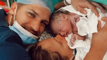 La tierna foto de Barbie Vélez y Salvador a cuatro días de dar a luz: Ojeras de felicidad
