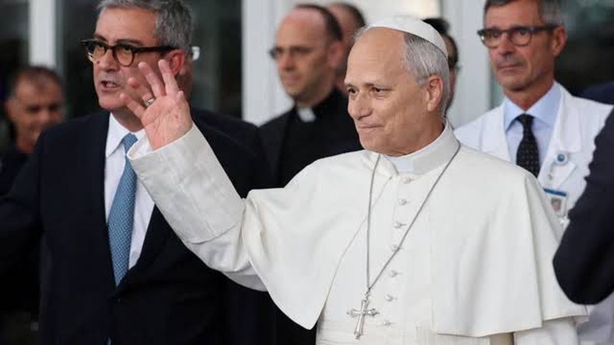 El papa León XIV recibió el alta médica este sábado