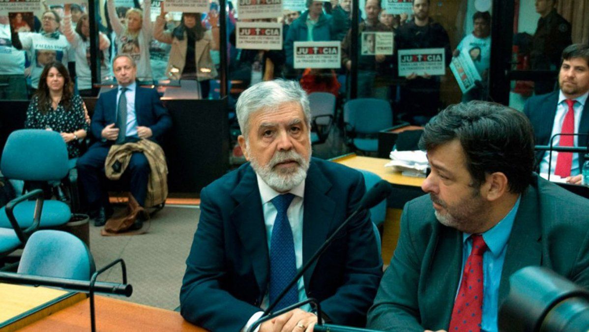 Familiares de Once piden que De Vido sea condenado a diez años de cárcel