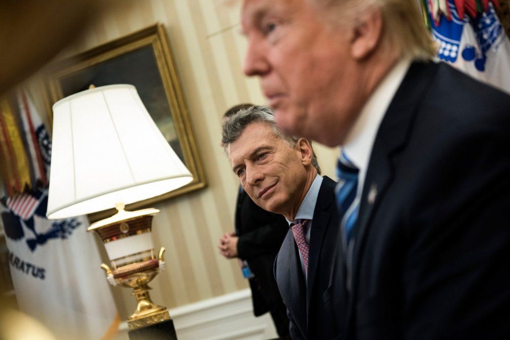Mientras negocia con el FMI, Macri hablará con Trump en busca de un guiño a su gestión