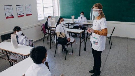 Quirós aseguró que seguirán las clases presenciales en la Ciudad