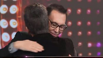 El sentido abrazo de Tinelli a Polino tras el fallecimiento de su mamá