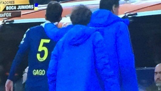 Fernando Gago se lesionó solo y tuvo que salir de la final