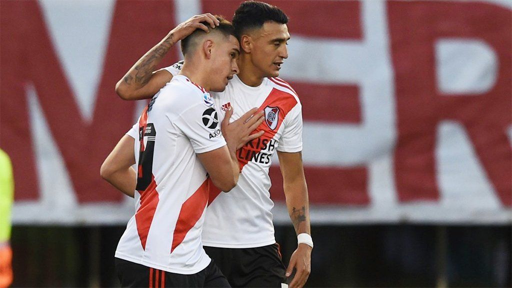 Un River intenso y determinado goleó 3-0 a Lanús en el Monumental y logró el primer triunfo oficial