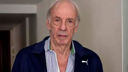 César Luis Menotti sufrió un accidente y está internado: qué se sabe de su salud