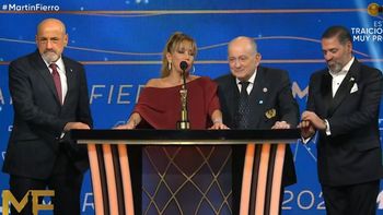 premios martin fierro 2023: polemica en el bar recibio un reconocimiento especial por sus 60 anos