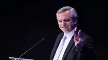 Tras conocer la caída en las ventas, Alberto Fernández apuntó contra Macri: El culpable de la crisis es él