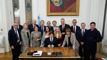 Después de la conferencia de Adorni, Milei encabezó una reunión de ministros en un nuevo respaldo al jefe de Gabinete
