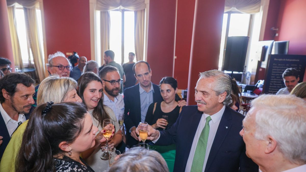 Alberto Fernández en el brindis de fin de año con periodistas. (Foto: presidencia)