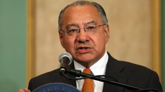 Manuel Rocha, ex diplomático de Estados Unidos, sentenciado a 15 años por espiar para Cuba