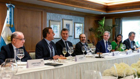 Macri se despidió de la India con un foro de negocios y viaja a Vietnam para cerrar su gira asiática