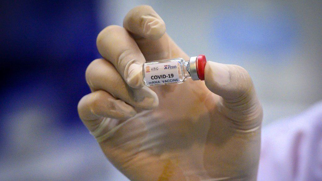 Dos laboratorios inician la última fase de pruebas de la vacuna contra el COVID-19