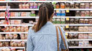 Cómo anotarse para cobrar la Tarjeta Alimentar y recibir hasta $149.425 por mes para comida