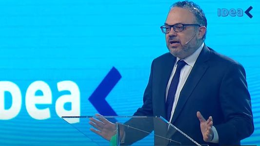 Un ministro nacional dio positivo de coronavirus y lo detectó con un autotest