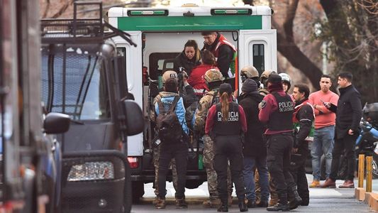 Un hombre armado se atrincheró, amenazaba con suicidarse, pero lograron reducirlo ileso