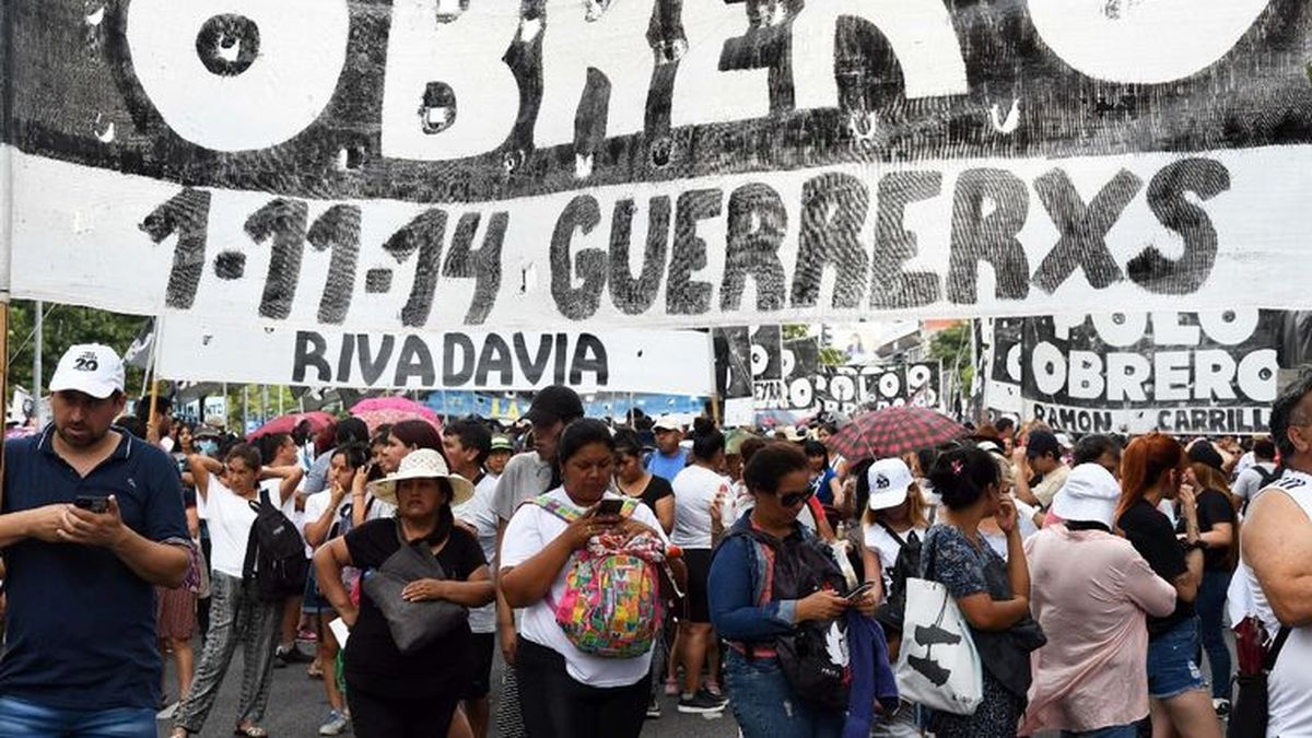 Unidad Piquetera se moviliz&oacute; tras denunciar que casi 155.000 beneficiarios del programa Potenciar Trabajo fueron suspendidos (Foto: archivo).