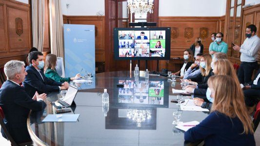 El Gobierno no cierra aeropuertos pero extrema controles a los que regresan