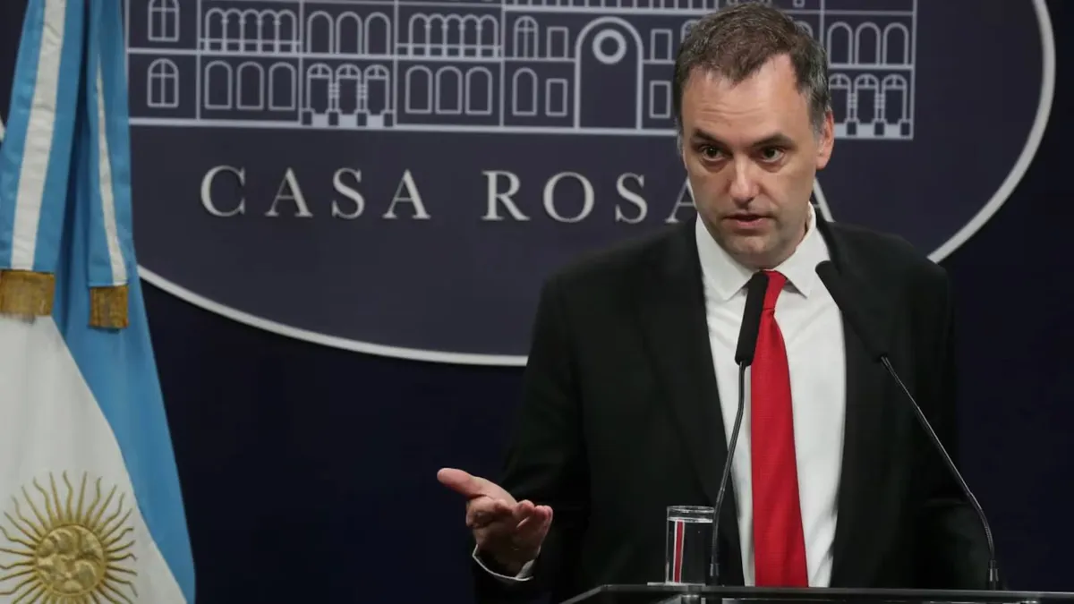 Manuel Adorni anunció el cierre y fusión de organismos en la Secretaría de Cultura como parte del plan motosierra en el Estado. Foto: Archivo Casa Rosada.