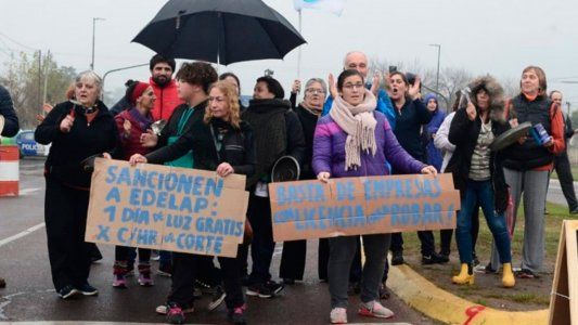 La Plata: unos 20 mil usuarios siguen sin luz y estiman que el servicio se normalizaría en tres días