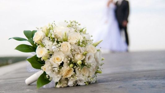 Infidelidad: atraparon a la novia en pleno casamiento a los besos con el mozo