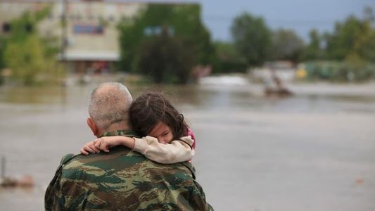Devastación y muerte en Turquía: quedaron atrapados bajo el agua en una biblioteca